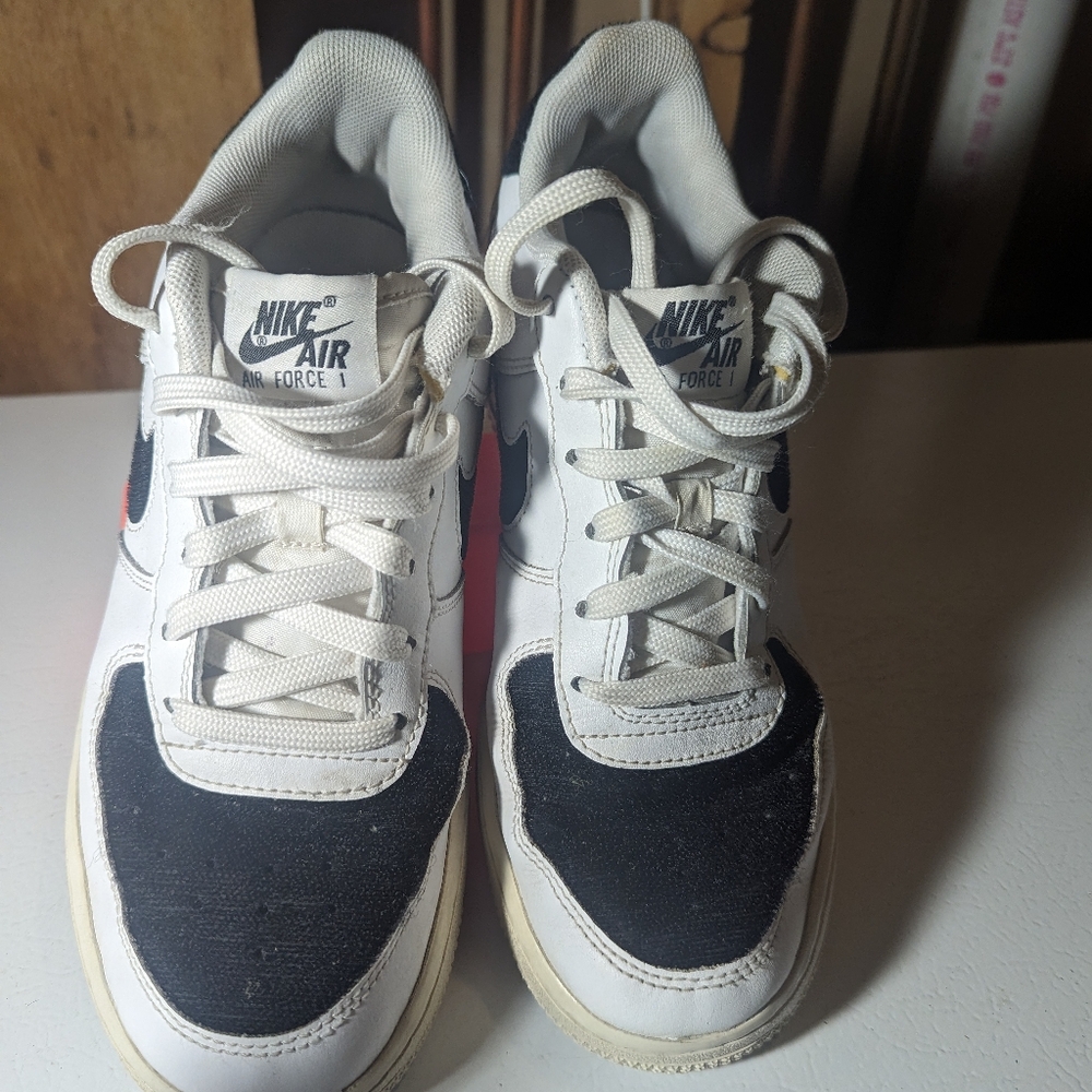 Nike Air Force 1, 6.5y black and white
